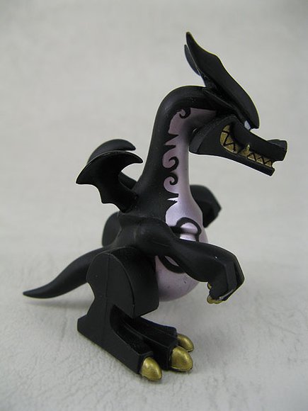 Mini GooN Black（ミニグーン　ブラック） figure by Touma, produced by Wonderwall. Side view.