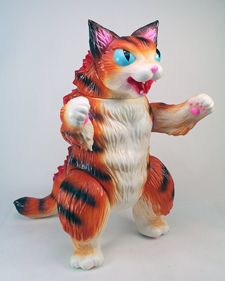 King Negora Tiger Version figure by Mark Nagata, produced by Max Toy Co.. Front view.