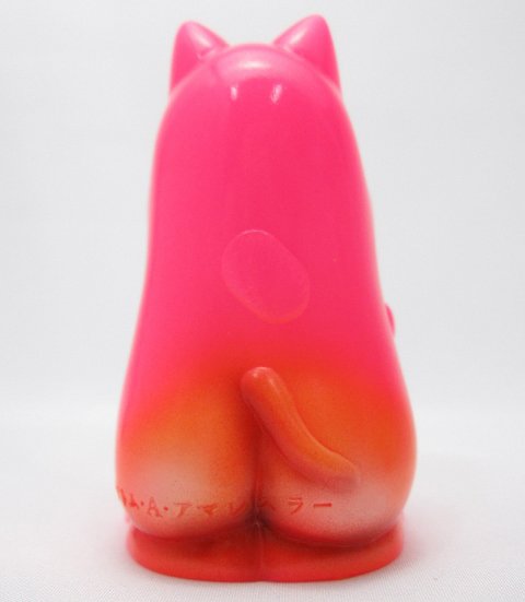 Fortune Cat figure by Atom A. Amaresura, produced by Realxhead. Back view.