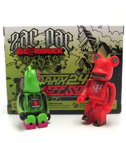 ZacPac Be@rbrick 100% figure by Maxx242, produced by Medicom Toy. Packaging.