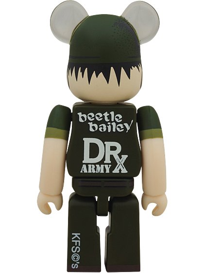 DRx Army Beetle Bailey Be@rbrick 100% figure by Dr. Romanelli, produced by Medicom Toy. Back view.