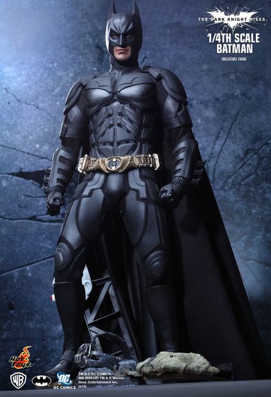 1/4th Scale The Dark Knight Rises Batman figure by Kojun, produced by Hot Toys. Front view.
