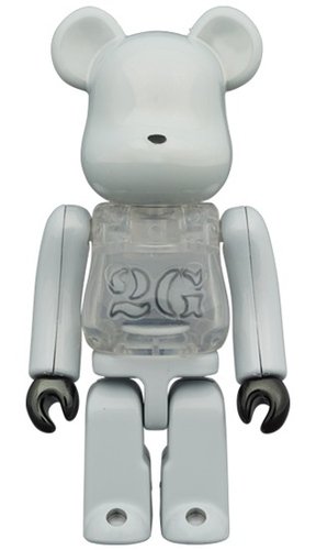 2G WHITE CHROME BE@RBRICK 100％ figure, produced by Medicom Toy. Front view.