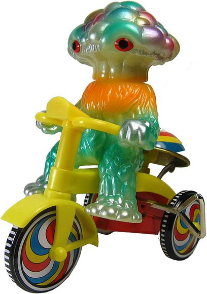 Matango M1go Tricycle series GID figure by Yuji Nishimura, produced by M1Go. Front view.