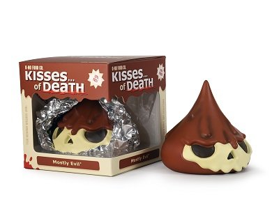 4” Skull Kisses of Death : Mostly Evil -standard edition figure by Andrew Bell, produced by O-No Food Company. Packaging.