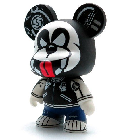 5 Mini Qee Spooky Pandan - Black figure by Danny Chan, produced by Toy2R. Side view.