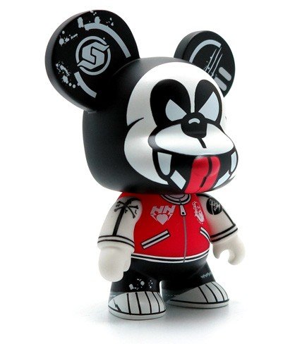 5 Mini Qee Spooky Pandan - Red figure by Danny Chan, produced by Toy2R. Side view.