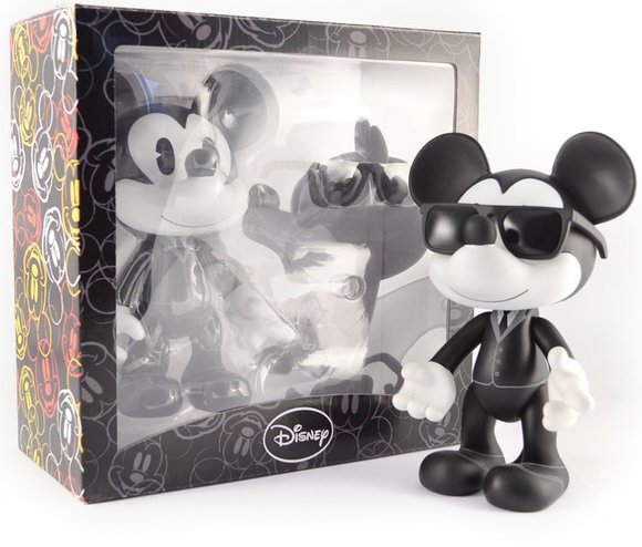 8 Mickey Mouse - Spy figure by Disney, produced by Artoyz Originals. Packaging.