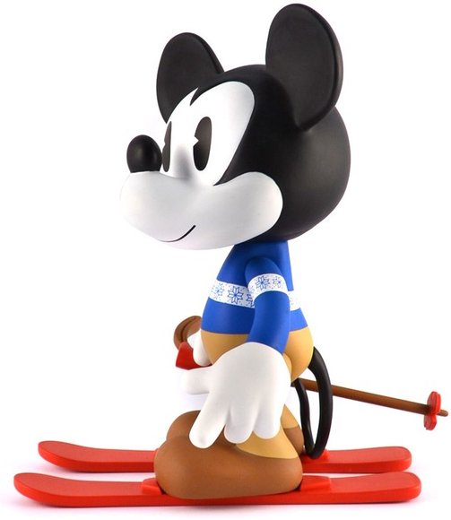 8 Mickey Mouse - Ski figure by Disney, produced by Artoyz Originals. Side view.