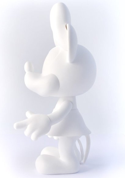 8 Minnie Mouse - DIY figure by Disney, produced by Artoyz Originals. Side view.