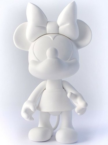 8 Minnie Mouse - DIY figure by Disney, produced by Artoyz Originals. Front view.