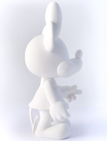 8 Minnie Mouse - DIY figure by Disney, produced by Artoyz Originals. Side view.