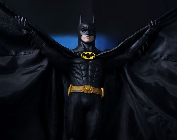 89 Keaton Batman figure by Kojun & Eom Jea Sung, produced by Hot Toys. Detail view.
