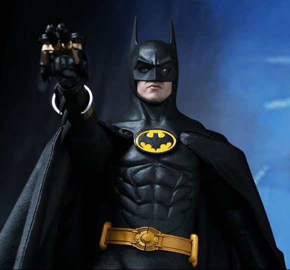 89 Keaton Batman figure by Kojun & Eom Jea Sung, produced by Hot Toys. Detail view.