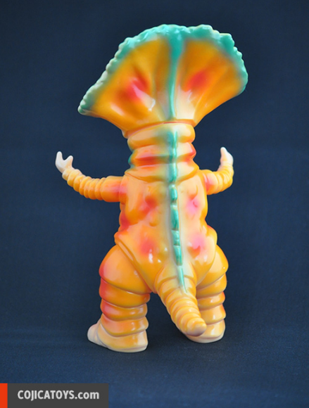 Monoclon – Flesh Painted figure by Hiramoto Kaiju, produced by Cojica Toys. Back view.