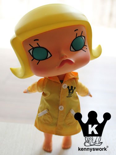 Friendly Molly - Molly in the Rain figure by Kenny Wong, produced by Kennyswork. Front view.