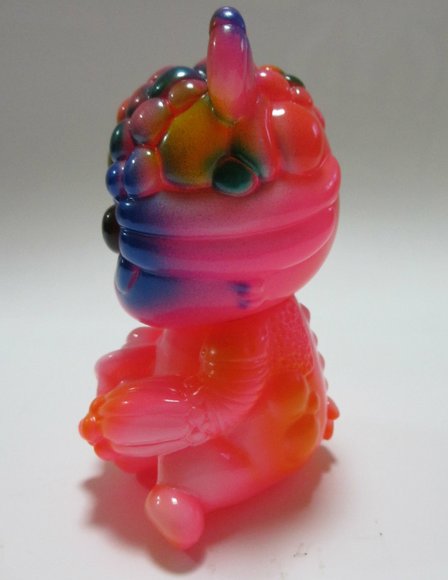 Mutant Bearos - Pearl Pink figure by Realxhead X Goccodo, produced by Realxhead. Side view.