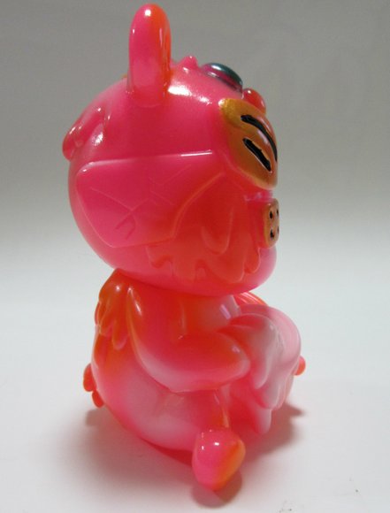 Mutant Bearos - Pearl Pink figure by Realxhead X Goccodo, produced by Realxhead. Side view.