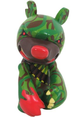 MTV Knuckle Bear Qee figure by Touma, produced by Toy2R. Front view.