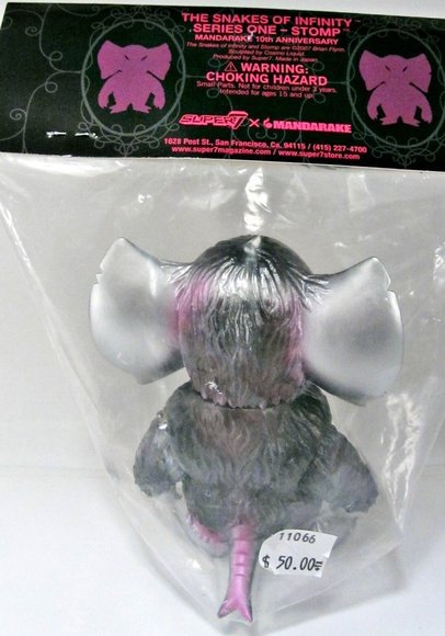 Stomp - Mandarake Version figure by Brian Flynn, produced by Super7. Back view.