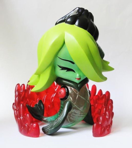 Mermadi 2 Villainous figure by Erick Scarecrow, produced by Esc-Toy. Front view.