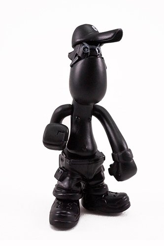 Thinbone figure by Michael Lau, produced by Crazysmiles. Front view.