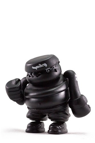Podgy figure by Michael Lau, produced by Crazysmiles. Front view.