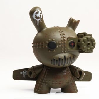 A-10 TANK DESTROYER figure by Drilone, produced by Kidrobot. Front view.