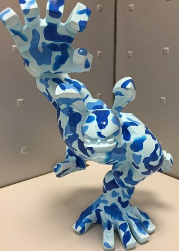 A Bathing Ape - Blue figure, produced by Coarsetoys. Front view.
