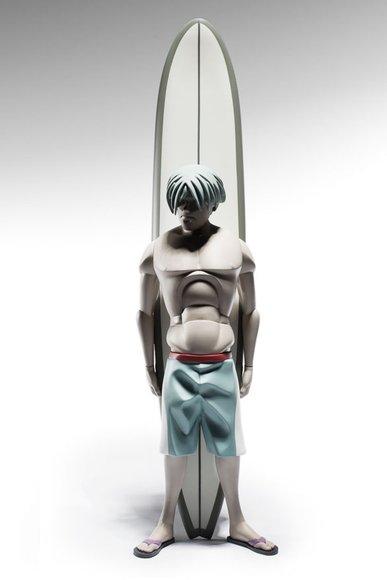 Flake, Fluid and Float - Cream edition. figure by Mark Landwehr X Sven Waschk, produced by Coarsetoys. Front view.