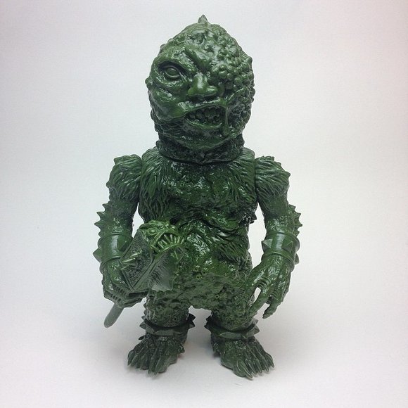 Toxigon - Green Test Pull figure by Lash, produced by Mutant Vinyl Hardcore. Front view.