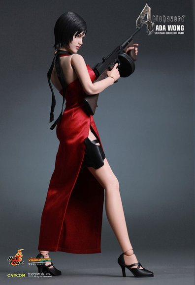 Ada Wong figure by Jc. Hong & Kojun, produced by Hot Toys. Side view.