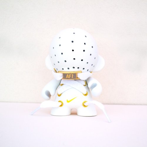 Air Force 1 Munny figure by Blue Frog Studios. Front view.