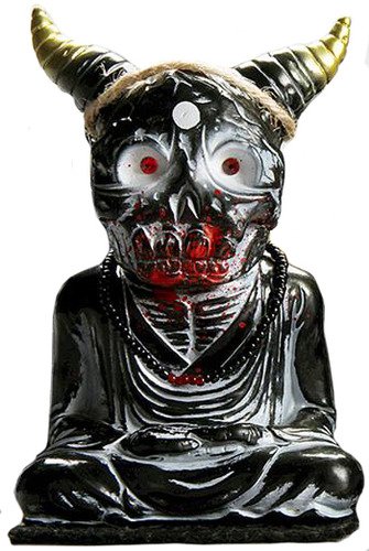 ALAVAKA - The Black 5five figure by Toby Dutkiewicz, produced by DevilS Head Productions. Front view.
