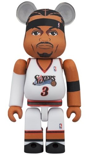 Allen Iverson (Philadelphia 76ers) BE@RBRICK 100% figure, produced by Medicom Toy. Front view.