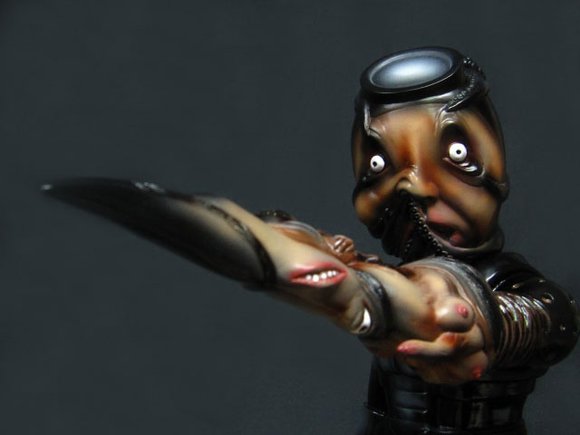 Ama Sunshine Chevalier Noir figure by Atom A. Amaresura, produced by Realxhead. Detail view.