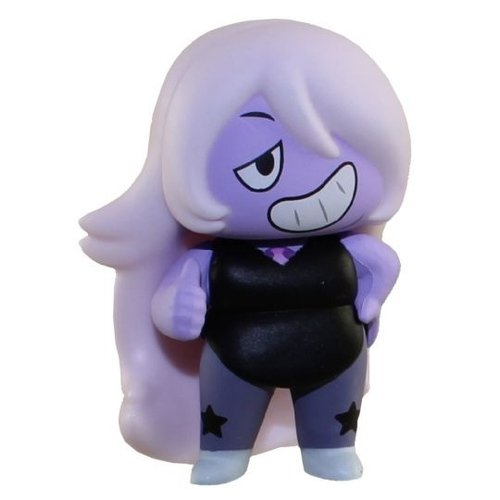 Amethyst figure, produced by Funko. Front view.