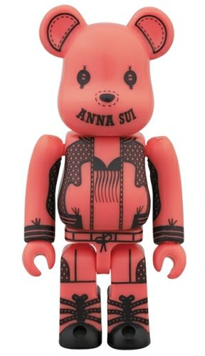ANNA SUI Be@rbrick 100% Red figure by Anna Sui, produced by Medicom Toy. Front view.