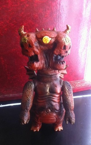 Anticristo 666 - Devil Dog figure by Slavexone, produced by Frank Mysterio. Front view.