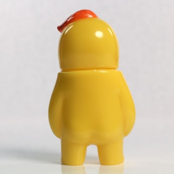 Are figure by Hariken, produced by Mad Panda Factory. Back view.