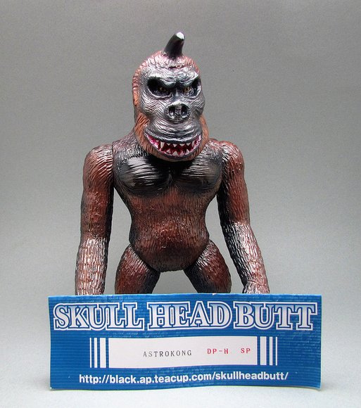 Astro Kong figure by Skull Head Butt, produced by Skull Head Butt. Packaging.
