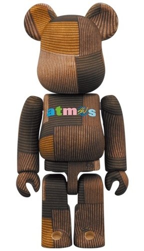 atmos × Sean Wotherspoon BE@RBRICK 100％ figure, produced by Medicom Toy. Front view.