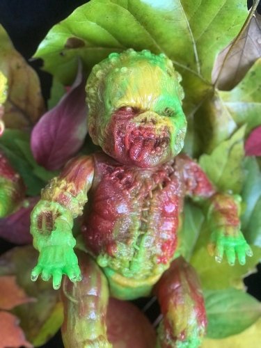Autopsy Zombie Gergle Baby - Fall Puke Edition figure by Jeremi Rimel (Miscreation Toys), produced by Shirahama. Front view.