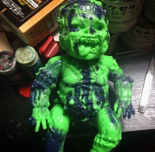 AutopsyBaby Gergle - SDCC Series 2014 figure by Jeremi Rimel (Miscreation Toys), produced by Lulubell Toys. Front view.
