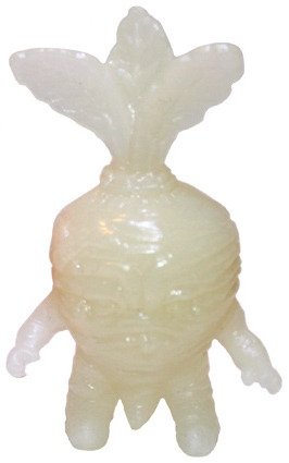Baby Deadbeet - GID figure by Scott Tolleson, produced by October Toys. Front view.