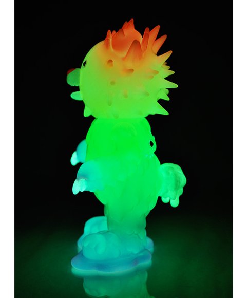 BABY INC 5TH COLOR REINBOW figure by Hiroto Ohkubo, produced by Instinctoy. Side view.