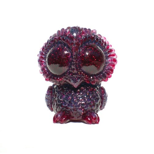 Baby Owl - Blue / Red Glitter figure by Kathleen Voigt. Front view.