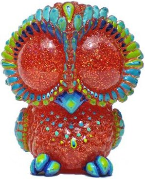 Baby Owl - Topaz Glitter figure by Kathleen Voigt. Front view.