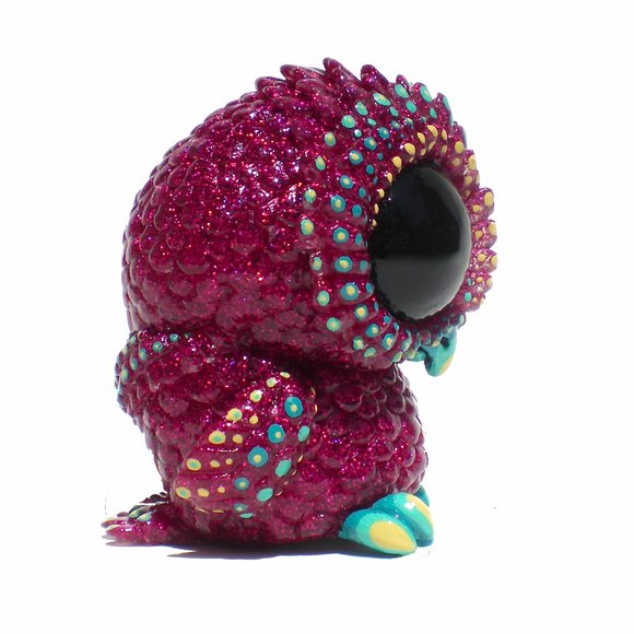 Baby Owl - Volcano Glitter figure by Kathleen Voigt. Side view.