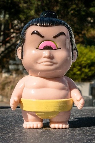 Bakenofuji - Yellow Mawashi & Pink Eye figure by Mori Katsura, produced by Realxhead. Front view.